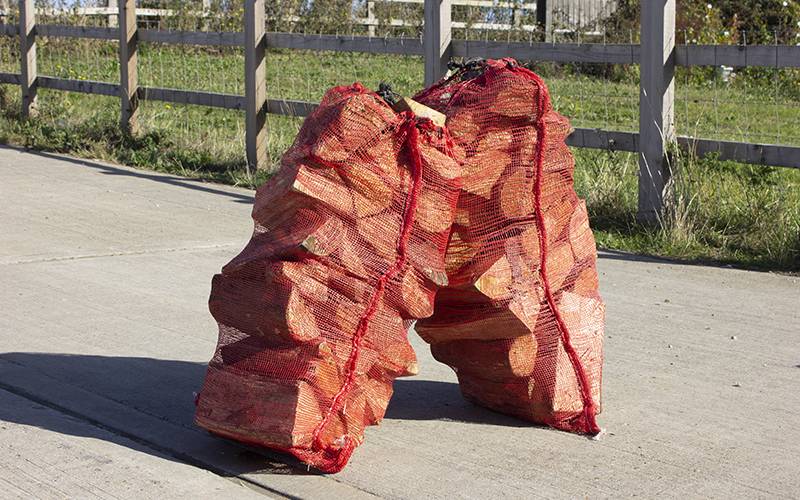 Hardwood log nets – 52cm by 83cm